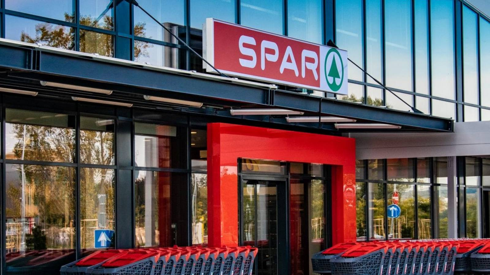 The SPAR supermarket in Törökbálint has opened its doors