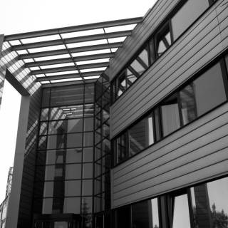 porschepartscenter_000.jpg
