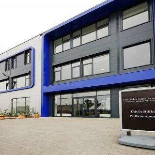mercedes-benz-academy.jpg