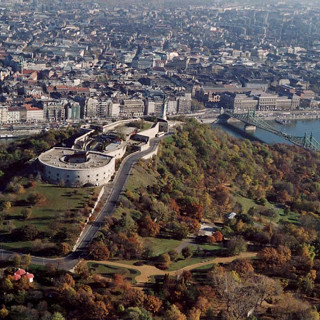 Wikipédia Citadella_-_Budapest.jpg