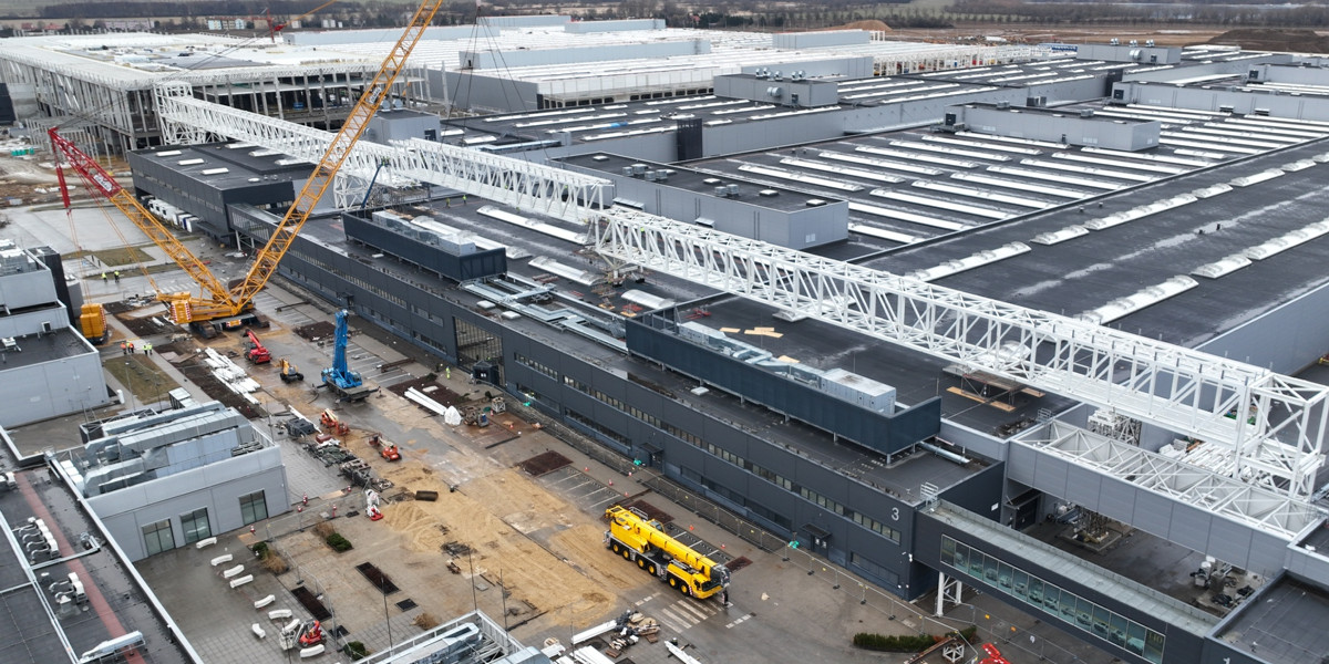 Modellbasierte Planung einer weitgespannten Förderbrücke in industrieller Umgebung
